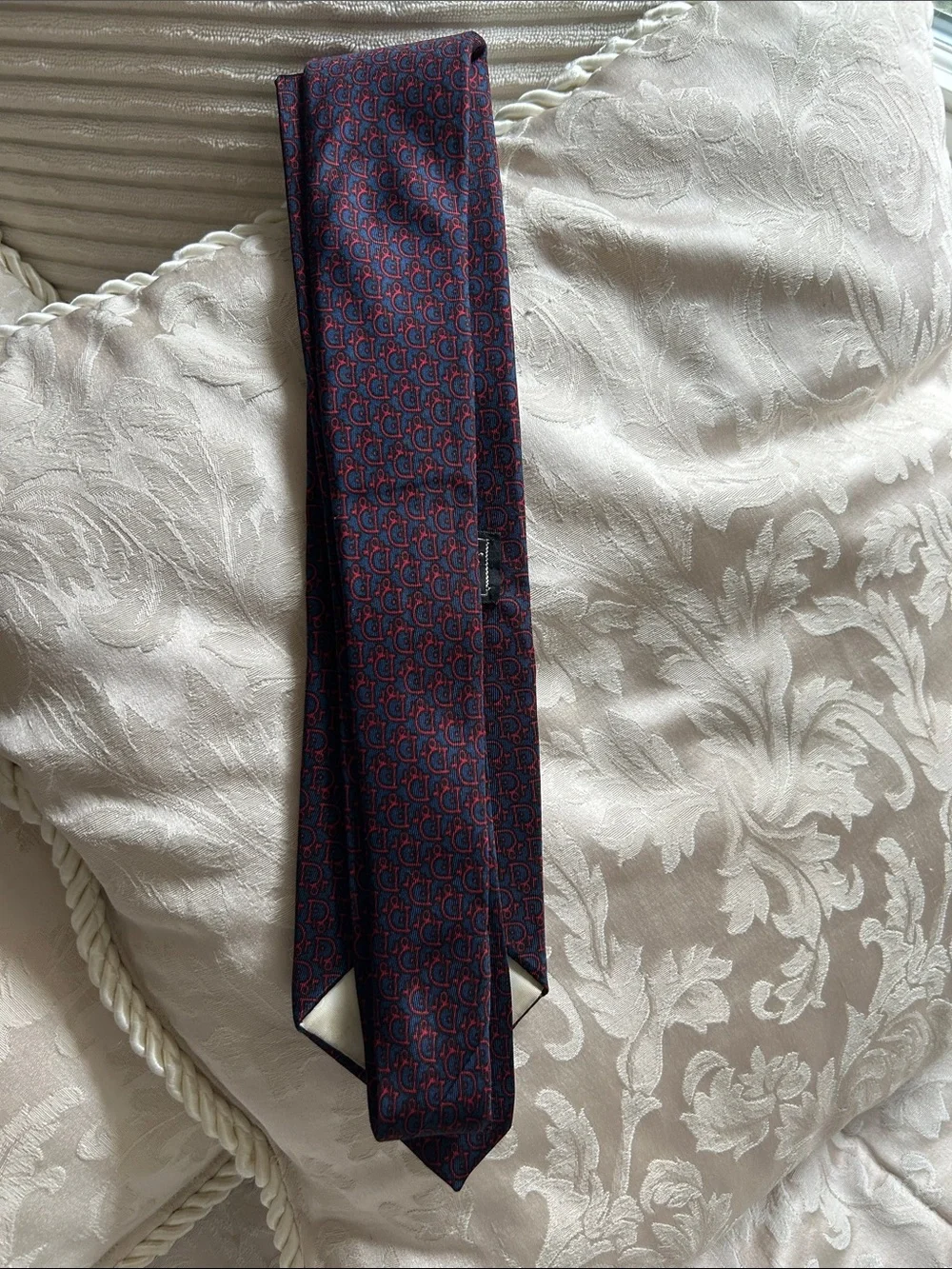 7063. Vintage Christian Dior Cravates Navy Red Monogram Silk Tie USA - Picture 5 of 5